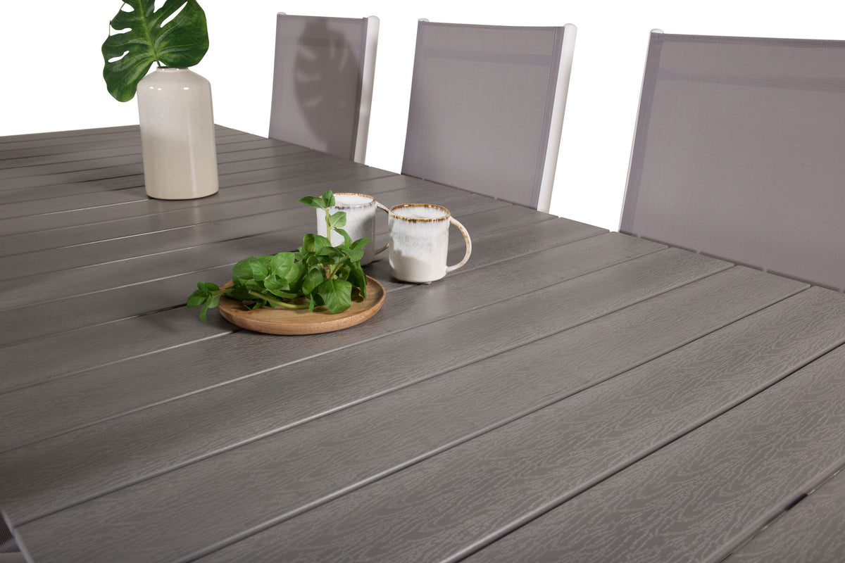 Levels Matbord med Break Stolarna – Bord: 74x229x100 Stol: 62x107,5x55