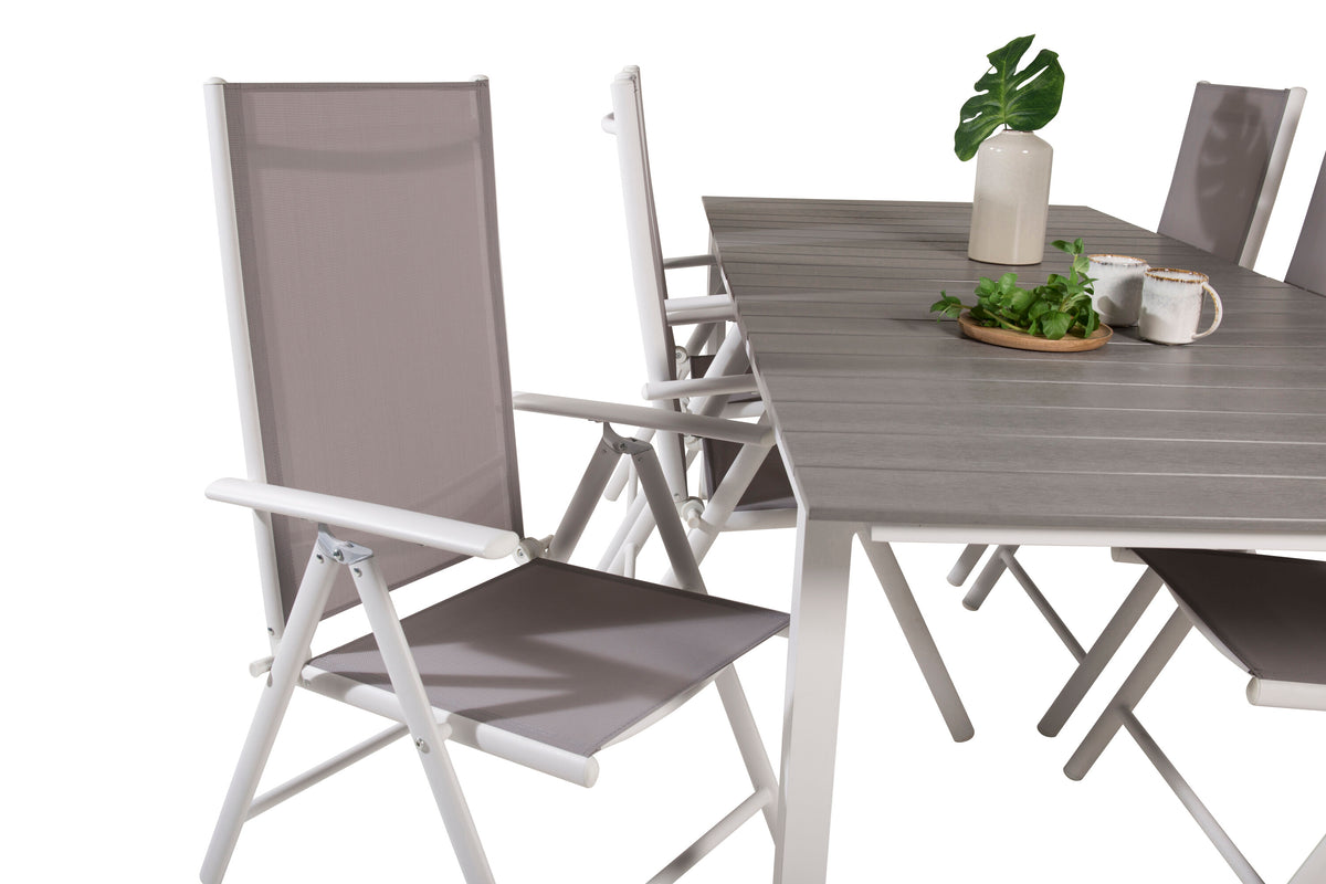 Levels Matbord med Break Stolarna – Bord: 74x229x100 Stol: 62x107,5x55