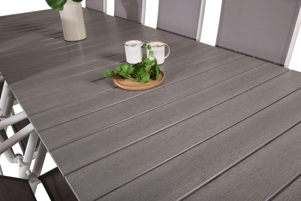 Levels Matbord med Break Stolarna – Bord: 74x229x100 Stol: 62x107,5x55