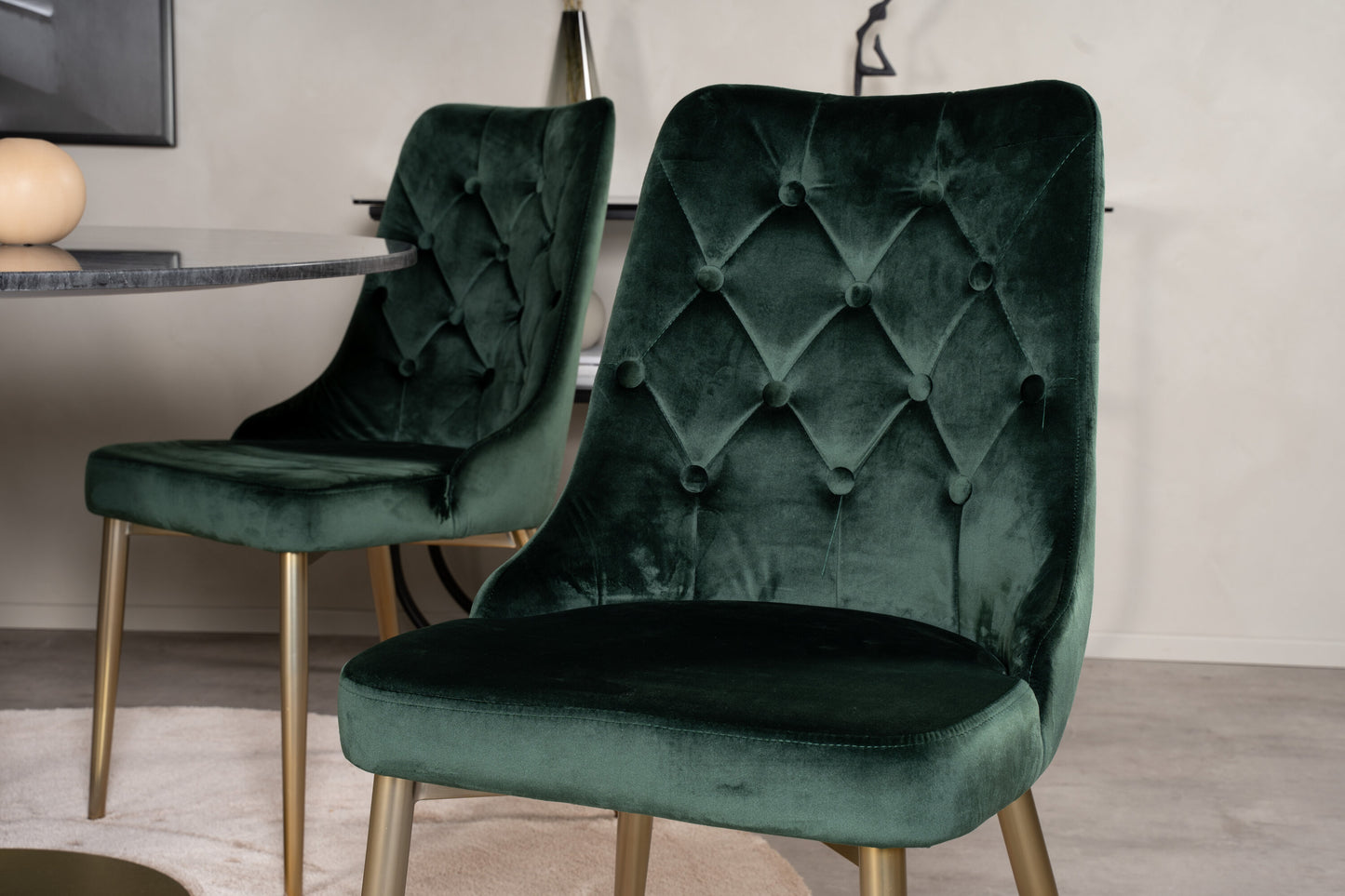 Estelle Matbord med Velvet Deluxe Stolarna Matgrupp