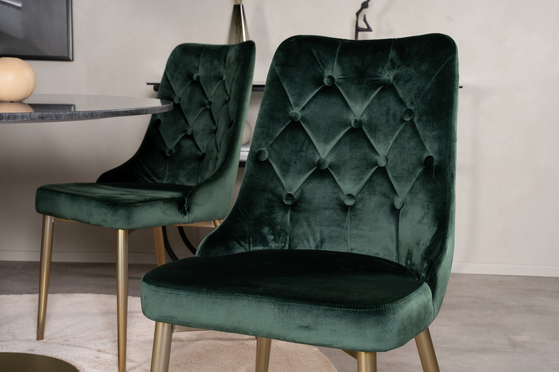 Estelle Matbord med Velvet Deluxe Stolarna Matgrupp