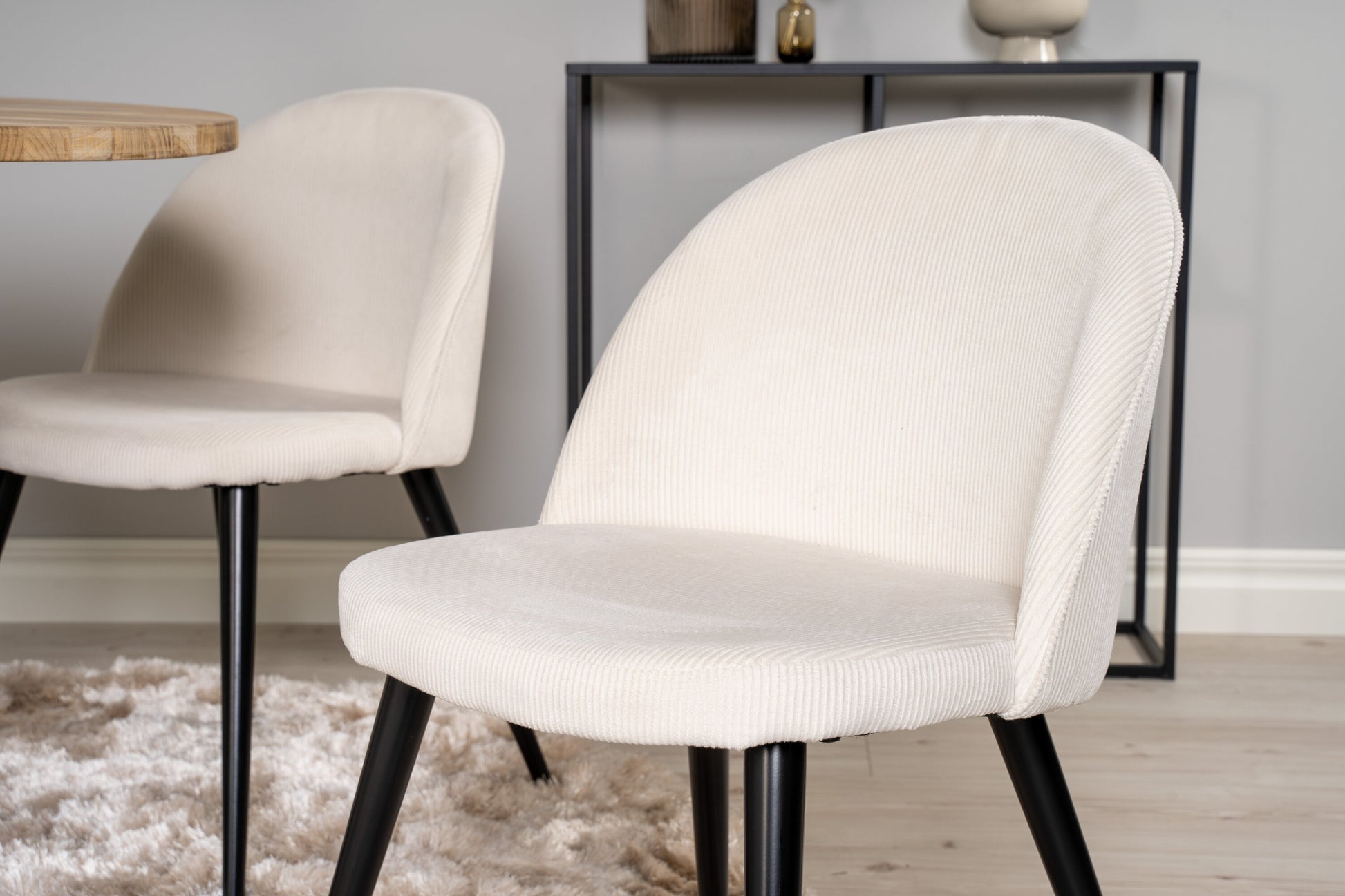Cirebon Matbord med Velvet Stolarna Matgrupp