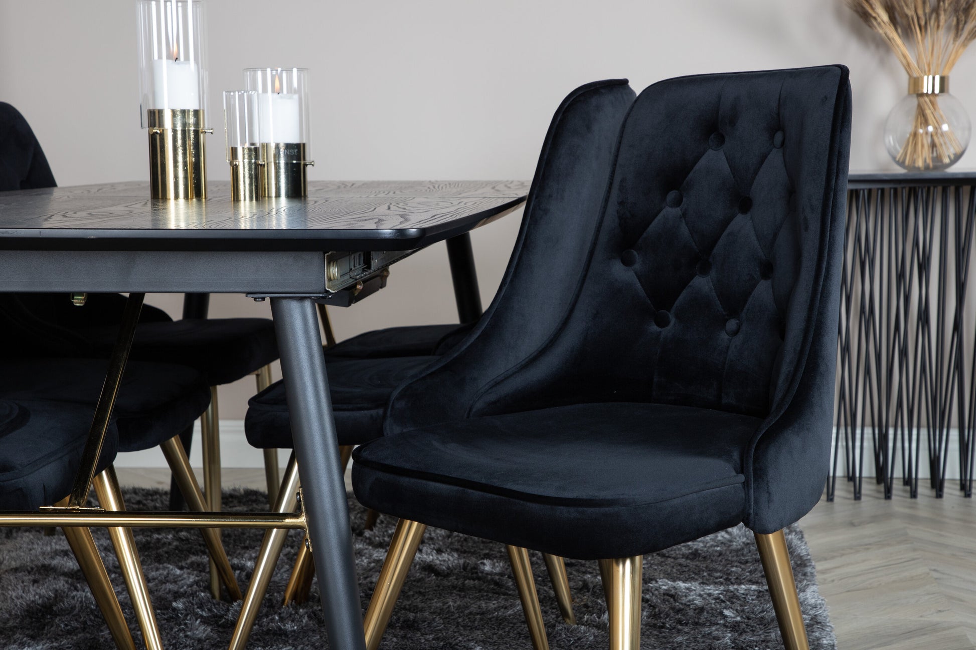Gold Matbord med Velvet Deluxe Stolarna Matgrupp