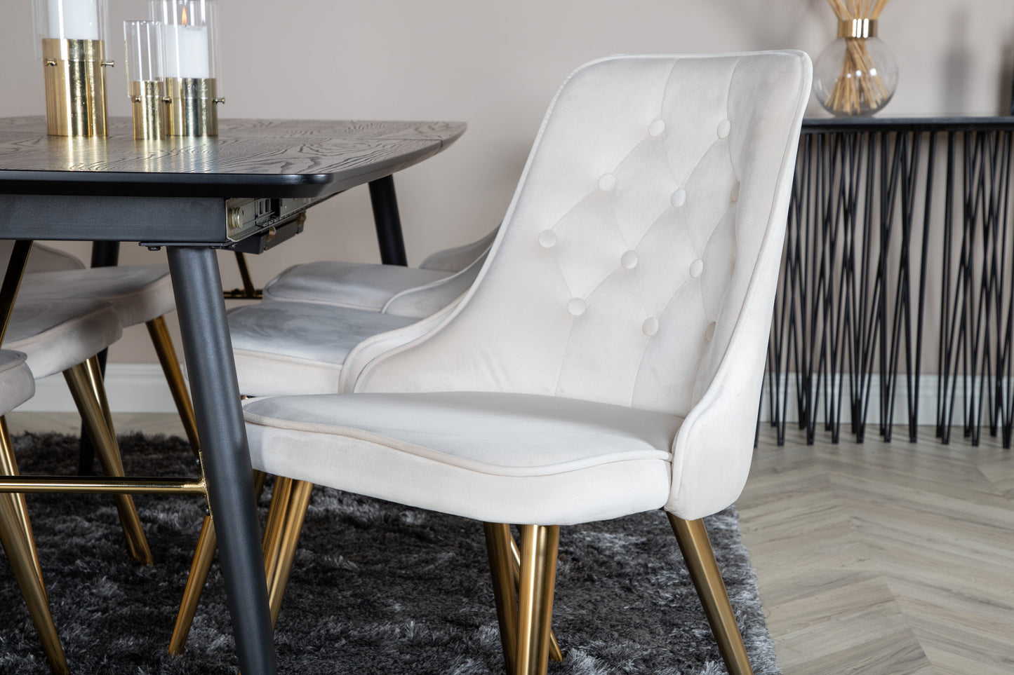 Gold Matbord med Velvet Deluxe Stolarna Matgrupp