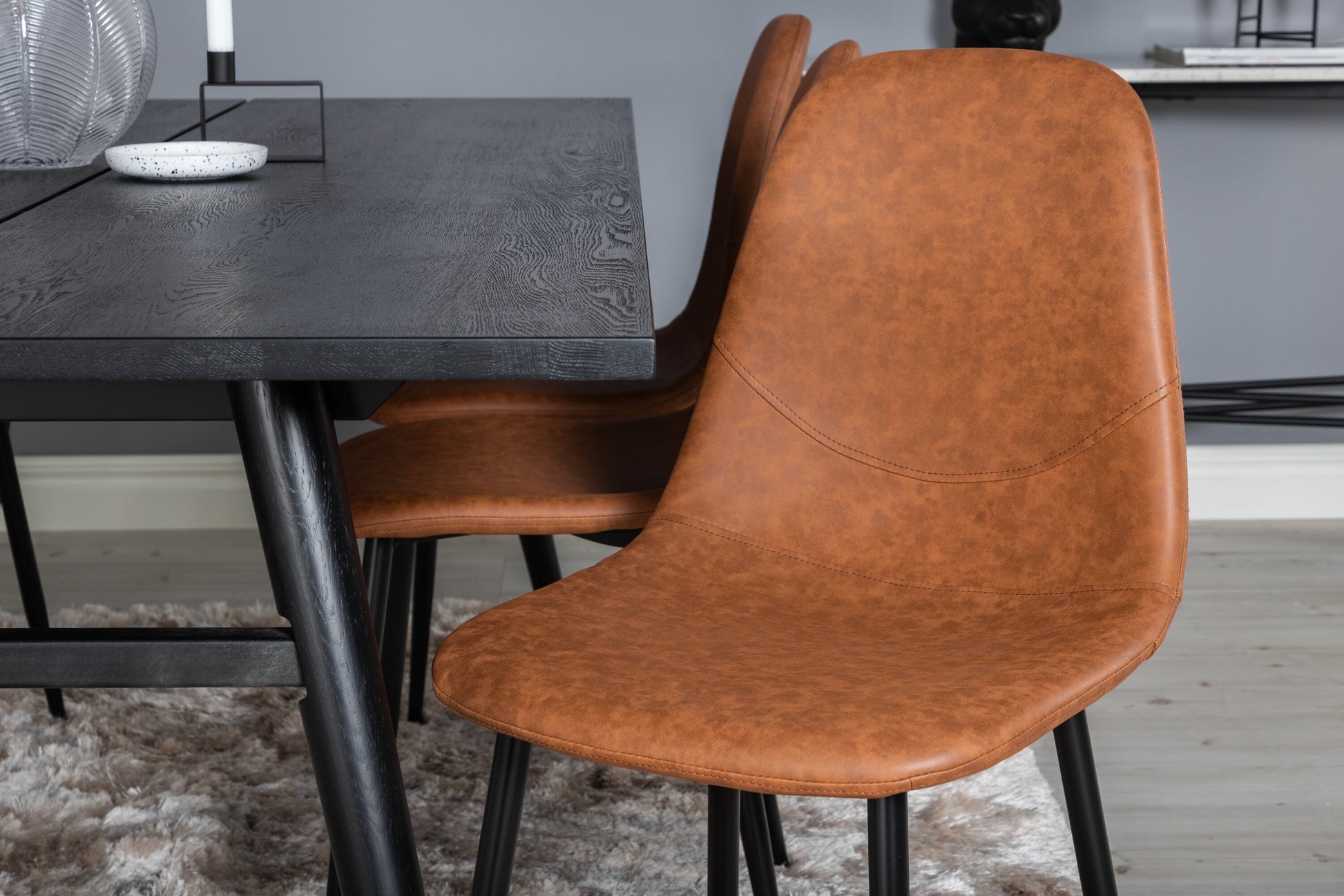 Sleek Matbord med Polar Stolarna Matgrupp