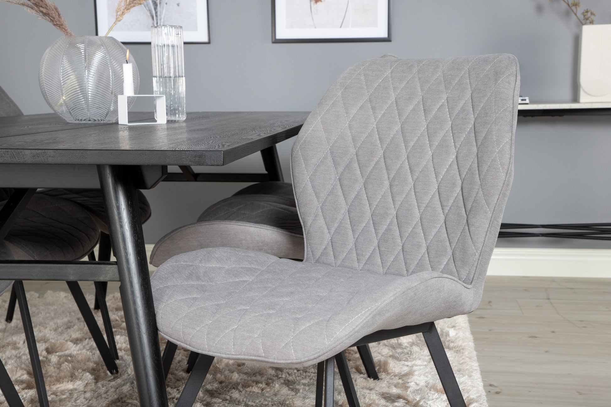 Sleek Matbord med Gemma Stolarna Matgrupp