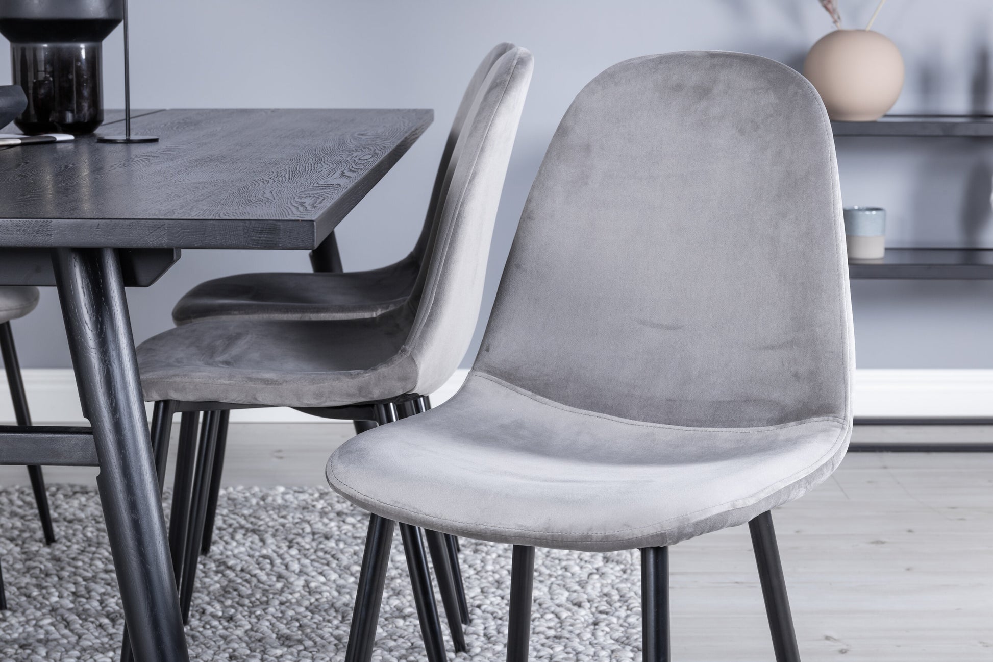 Sleek Matbord med Polar Stolarna Matgrupp