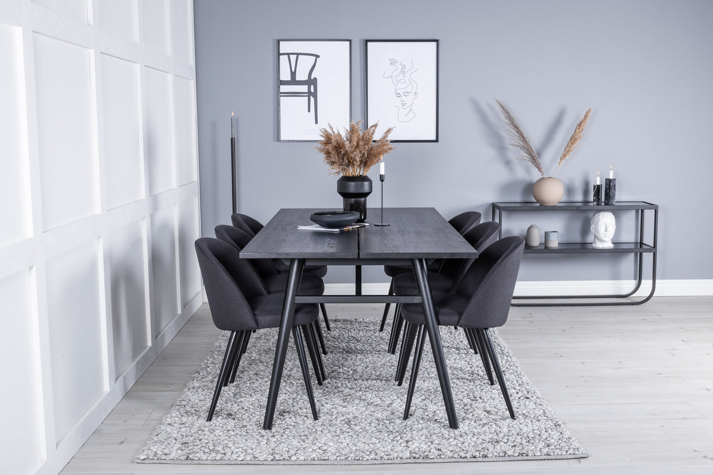 Sleek Matbord med Velvet Stolarna Matgrupp