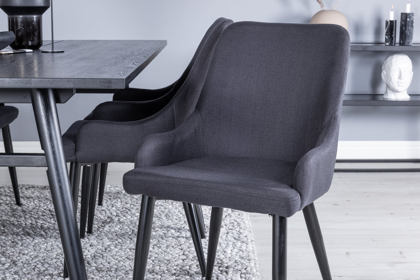 Sleek Matbord med Plaza Stolarna Matgrupp