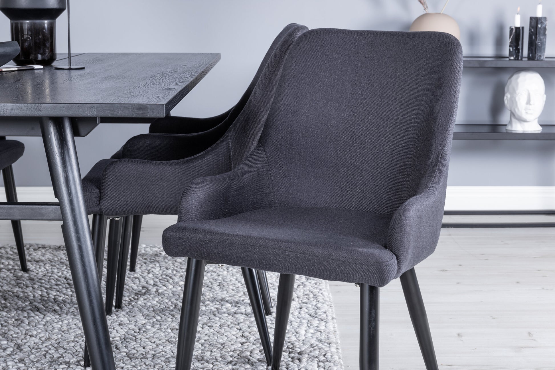 Sleek Matbord med Plaza Stolarna Matgrupp