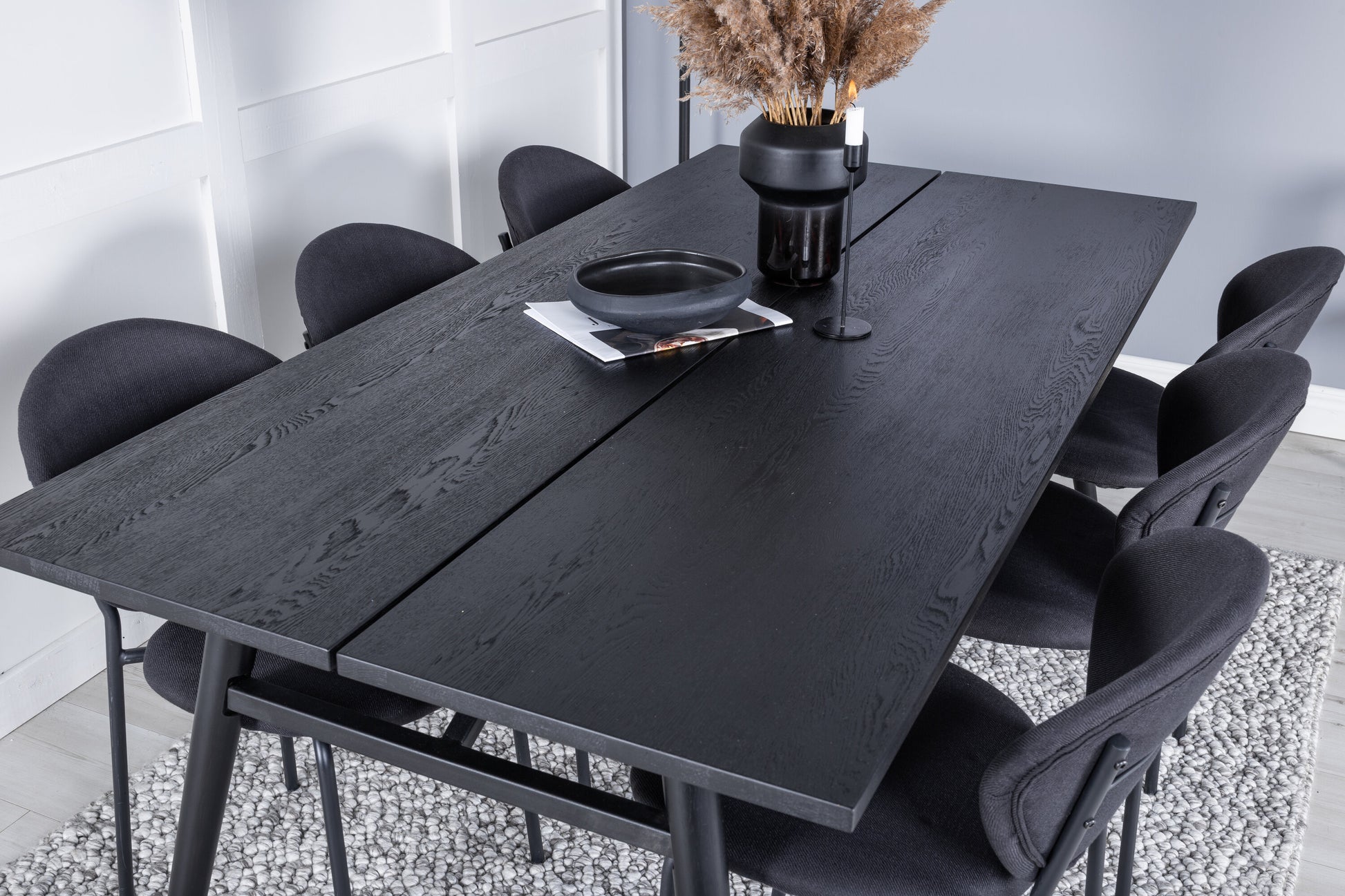 Sleek Matbord med Vault Stolarna Matgrupp