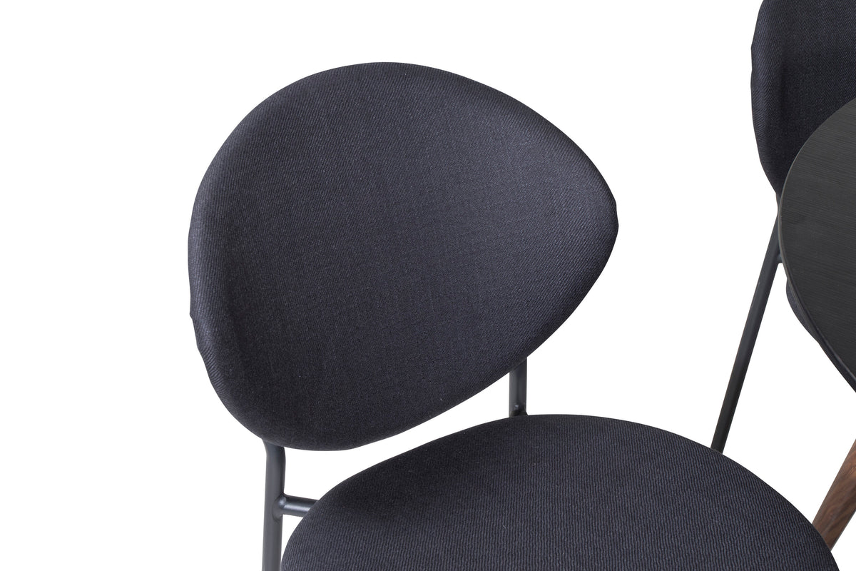 Plaza Matbord med Vault Stolarna – Bord: ⌀100 Stol: 61,5x80x46