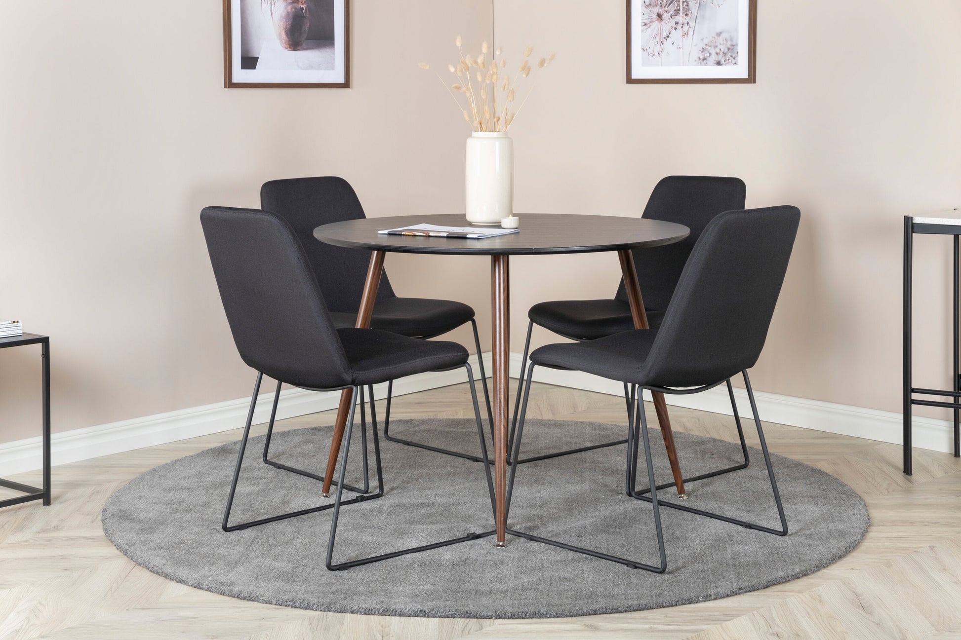 Plaza Matbord med Muce Stolarna Matgrupp