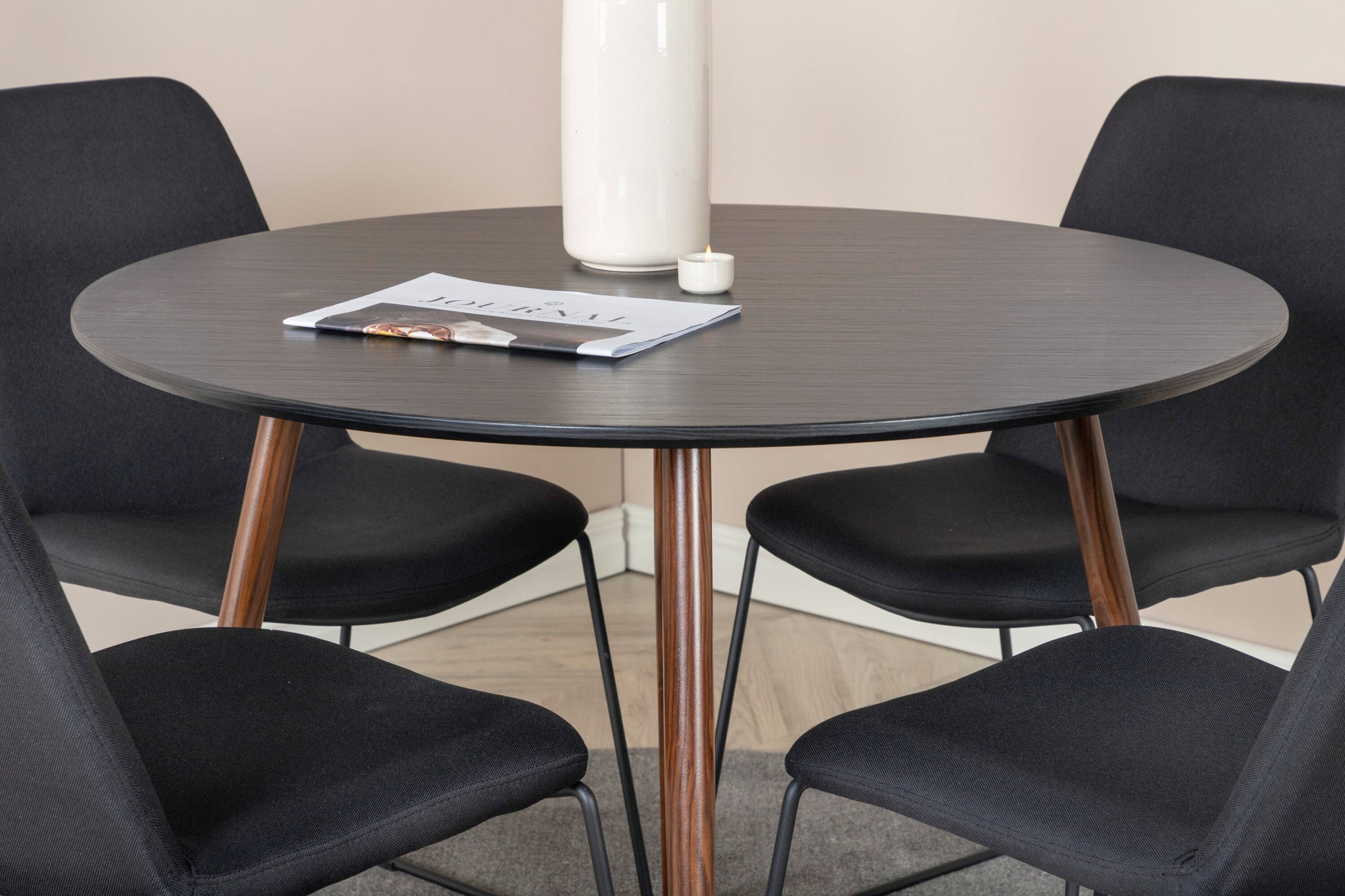 Plaza Matbord med Muce Stolarna Matgrupp