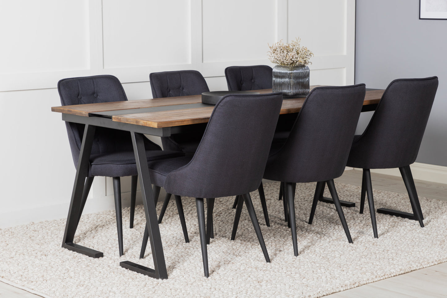 Jakarta Matbord med Velvet Deluxe Stolarna Matgrupp