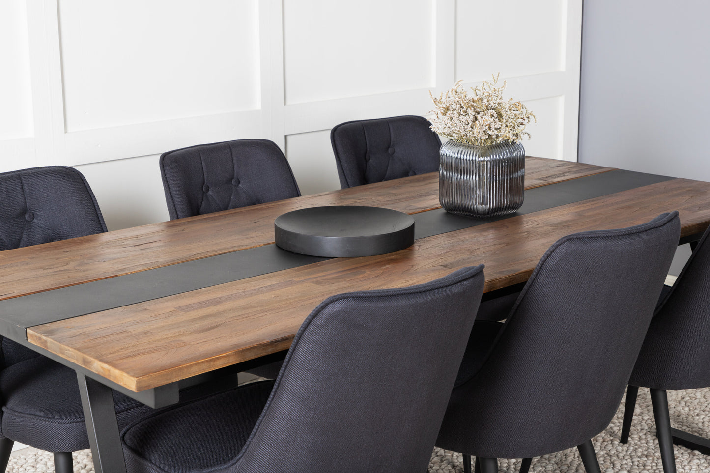 Jakarta Matbord med Velvet Deluxe Stolarna Matgrupp