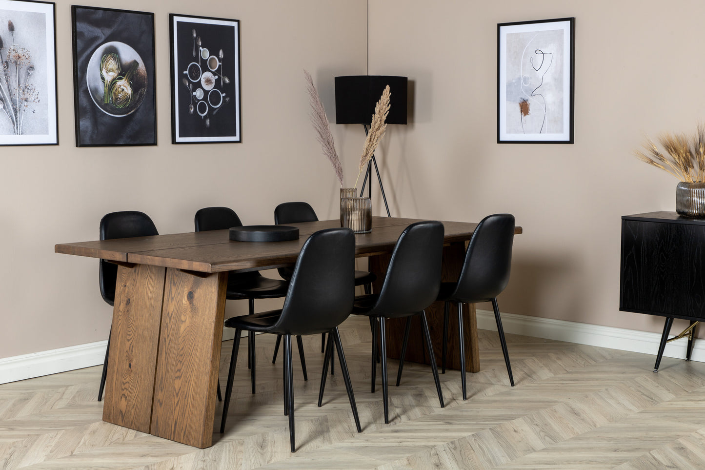 Logger Matbord med Polar Stolarna Matgrupp