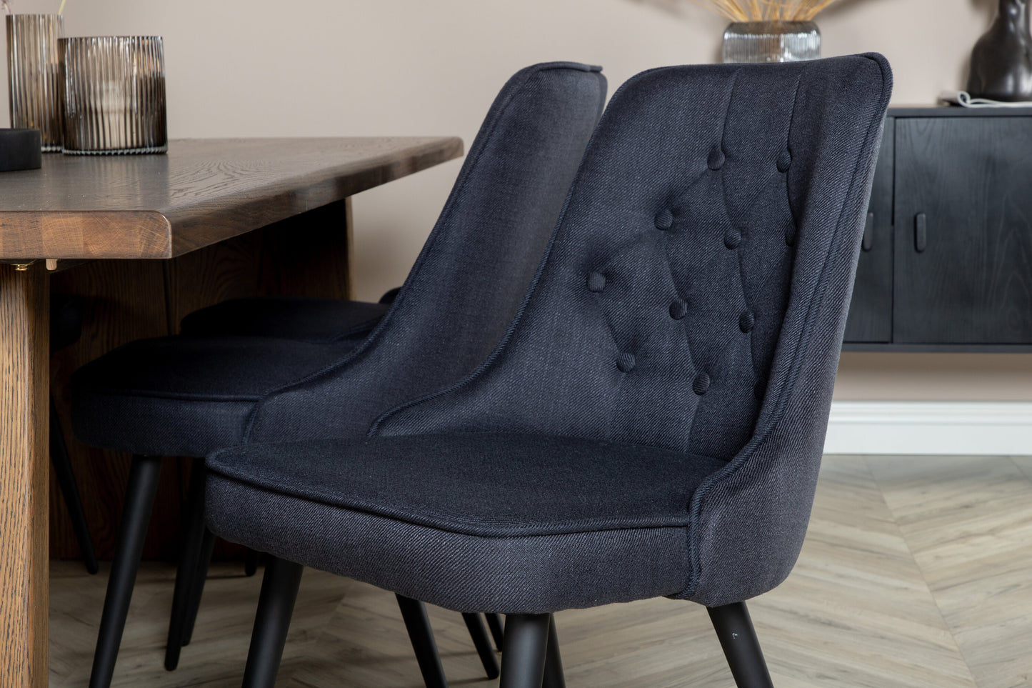 Logger Matbord med Velvet Deluxe Stolarna Matgrupp
