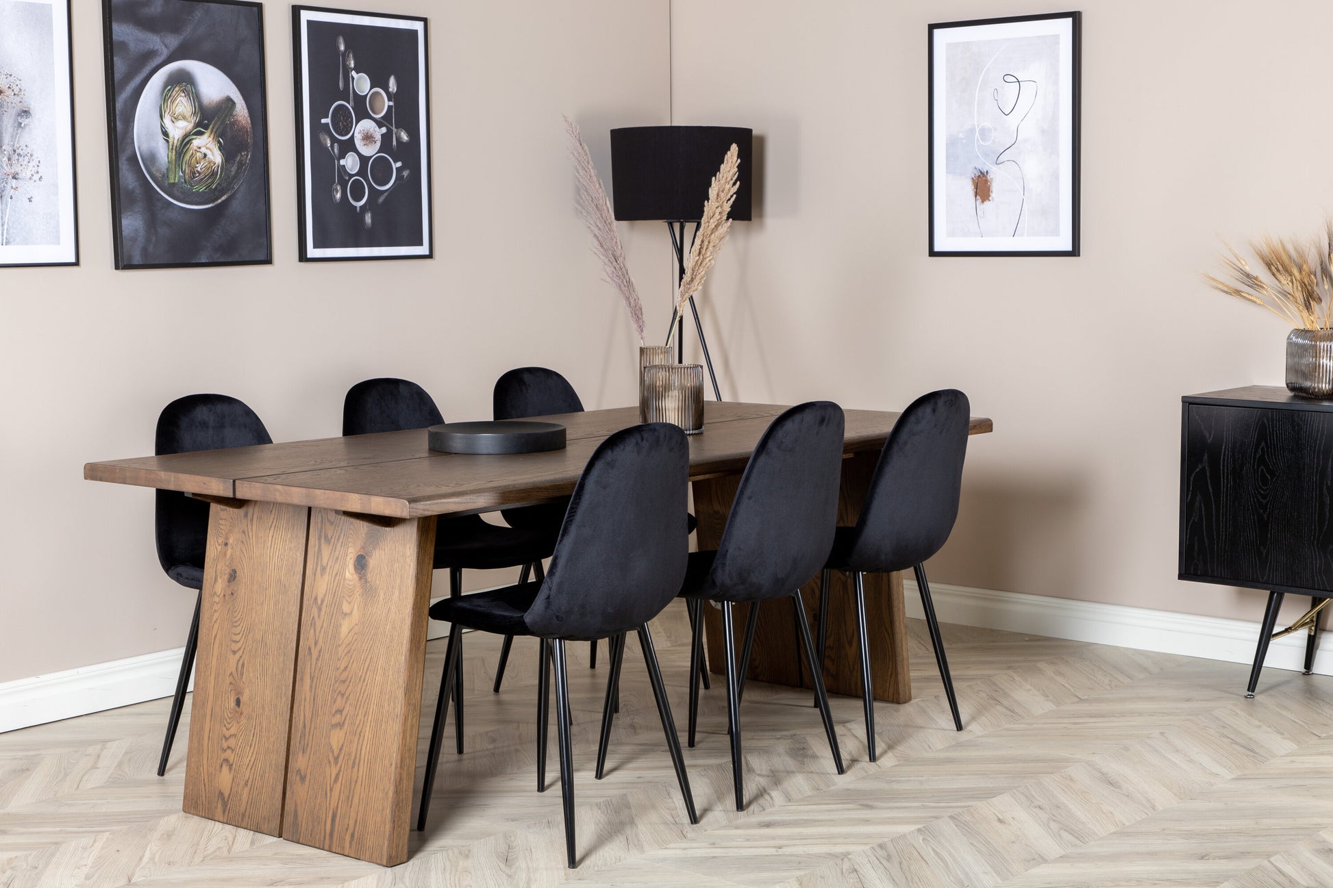 Logger Matbord med Polar Stolarna Matgrupp