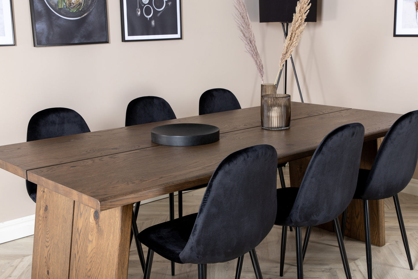 Logger Matbord med Polar Stolarna Matgrupp