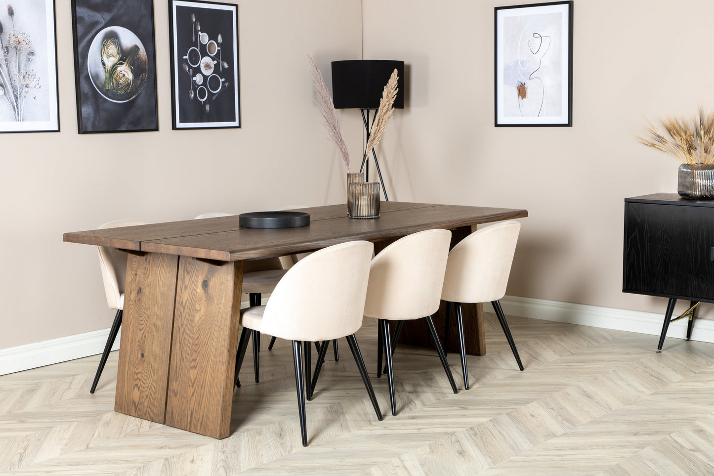 Logger Matbord med Velvet Stolarna Matgrupp