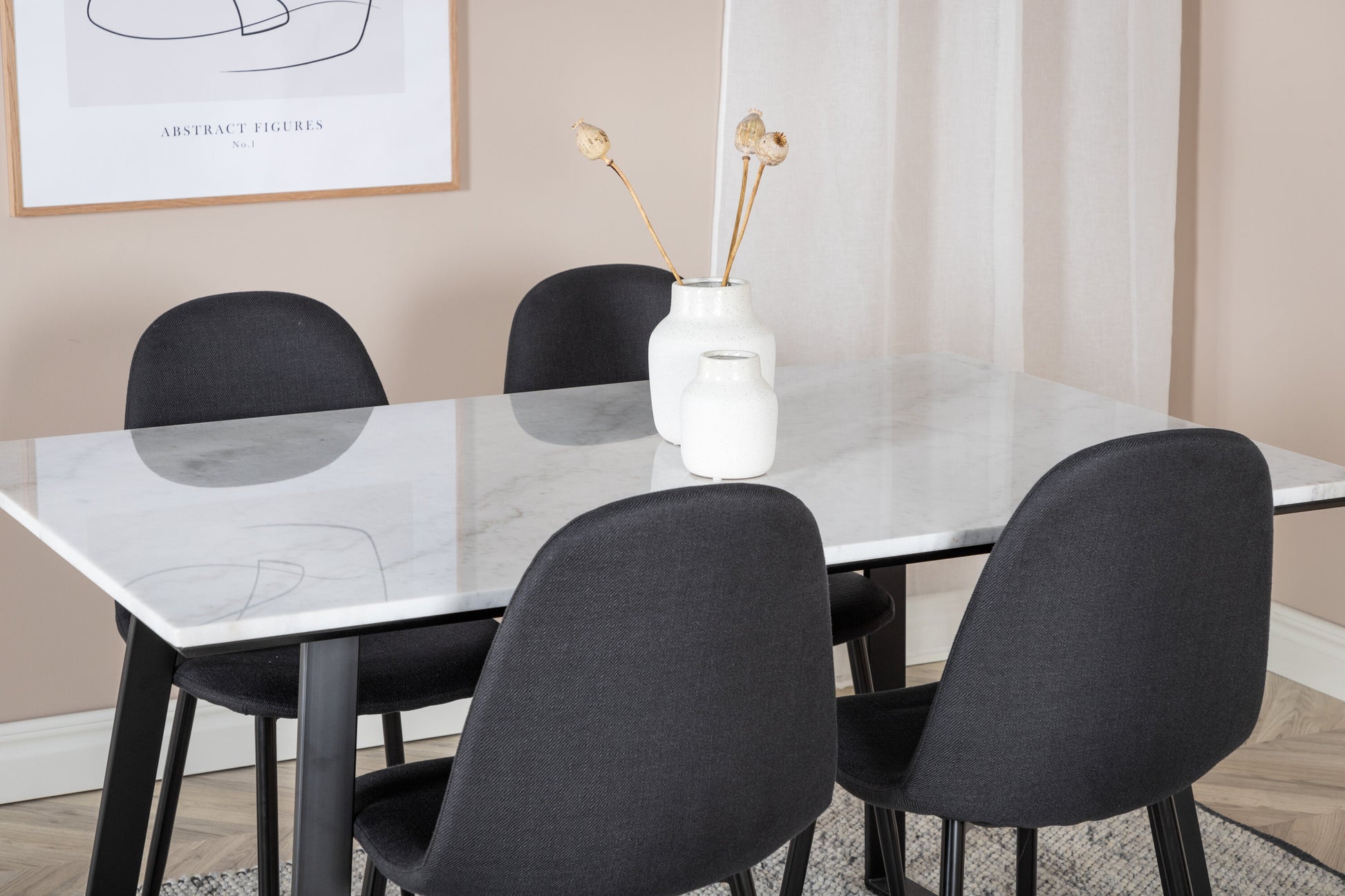 Estelle Matbord med Polar Stolarna – Bord: 74,5x140x90 Stol: 53x87x44