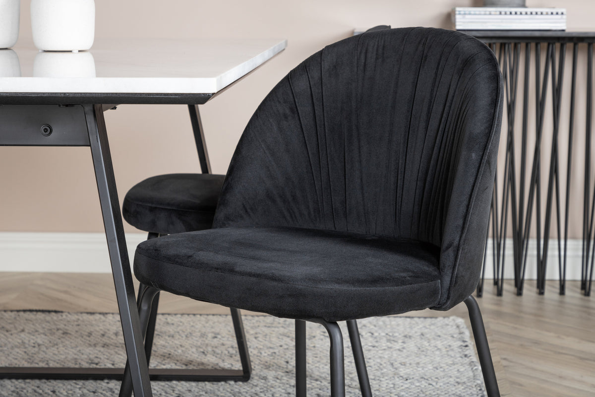 Estelle Matbord med Wrinkles Stolarna – Bord: 74,5x140x90 Stol: 50x79,5x49