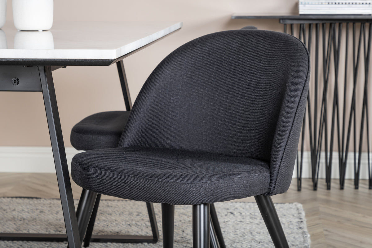 Estelle Matbord med Velvet Stolarna – Bord: 74,5x140x90 Stol: 57x76,5x50