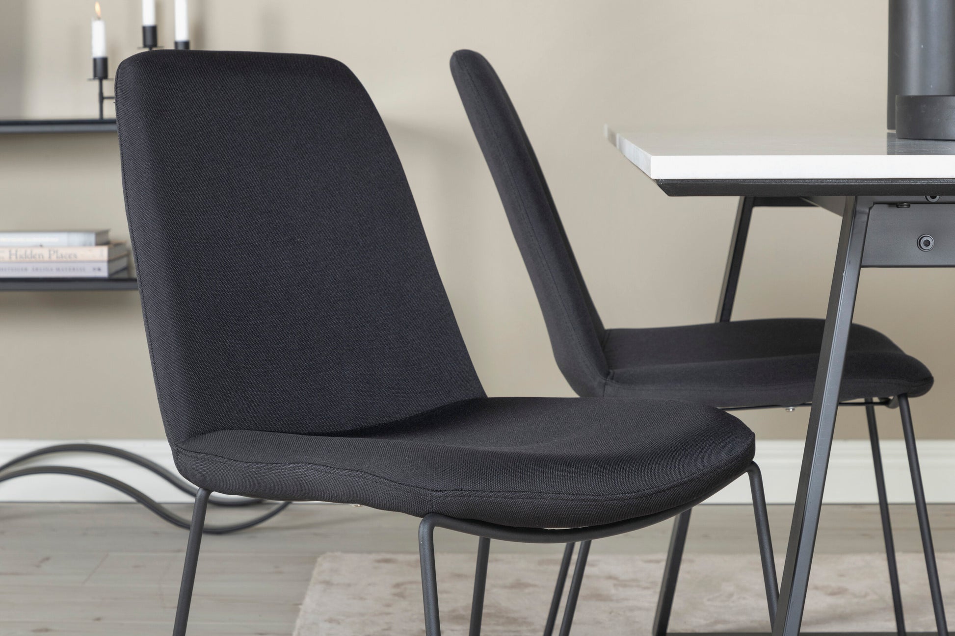 Estelle Matbord med Muce Stolarna – Bord: 74,5x140x90 Stol: 63x84x43