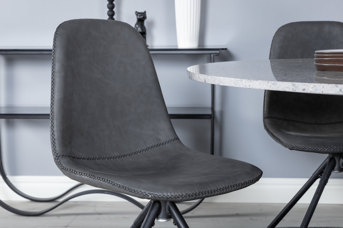 Razzia Matbord med Polar Stolarna – Bord: ⌀106 Stol: 54x88x44