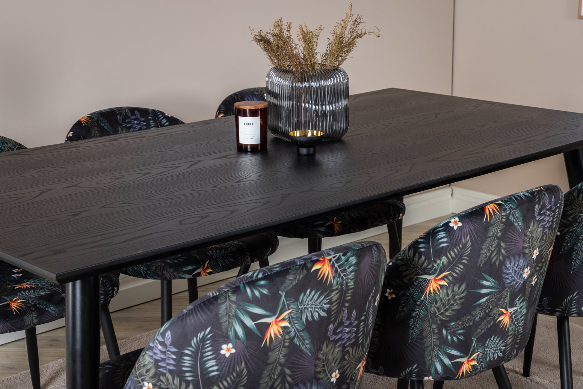 Dipp Matbord med Velvet Stolarna – Bord: 75x180x90 Stol: 55x78x50,5