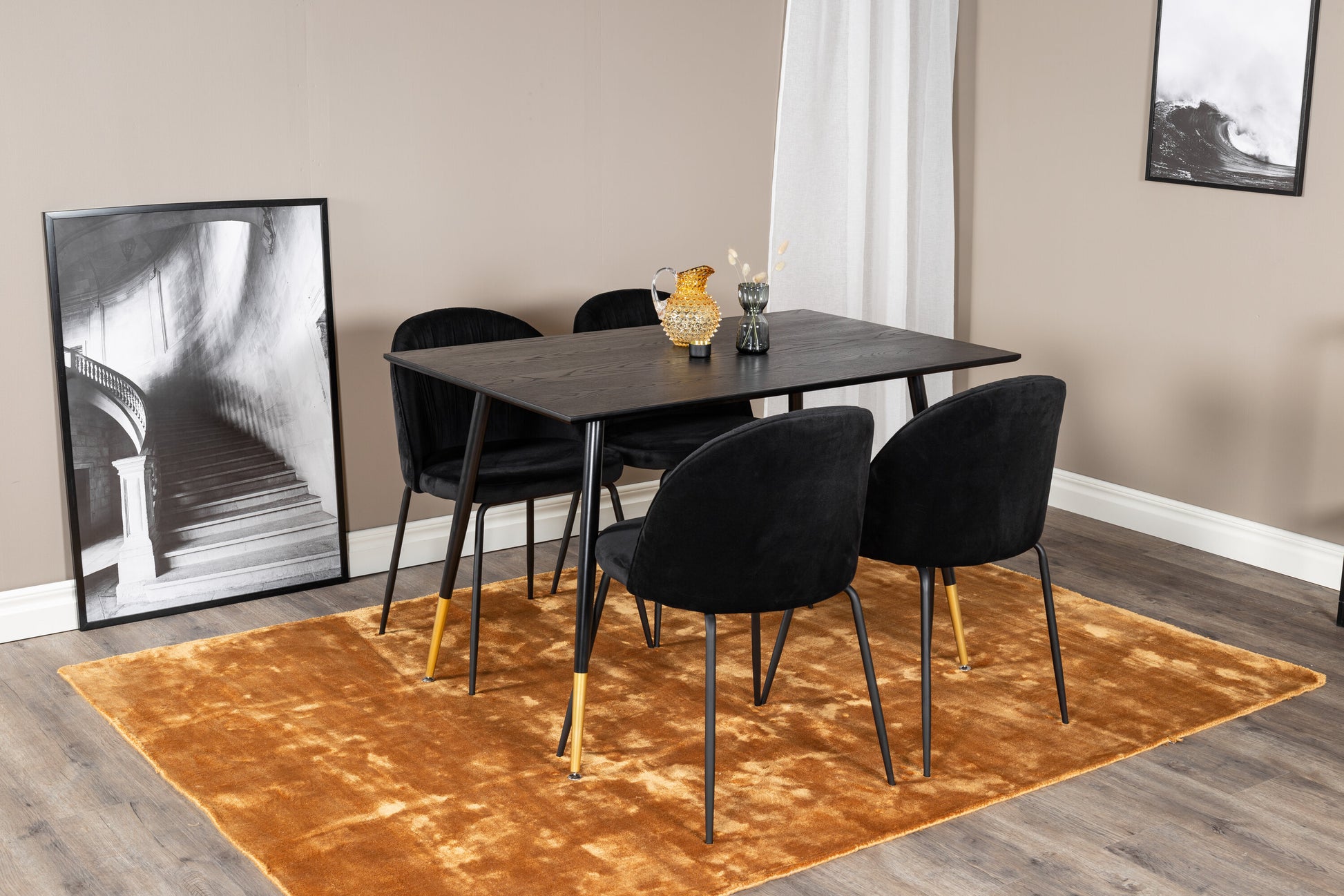 Dipp Matbord med Wrinkles Stolarna Matgrupp