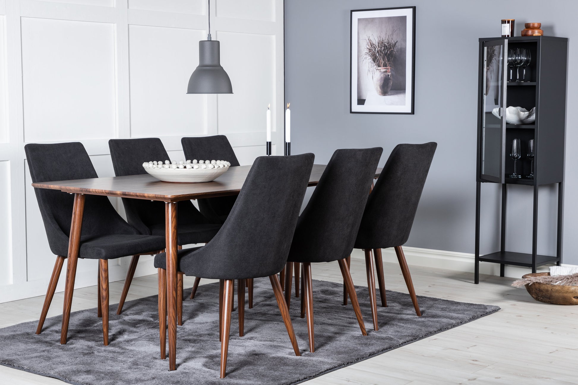 Polar Matbord med Leone Stolarna Matgrupp