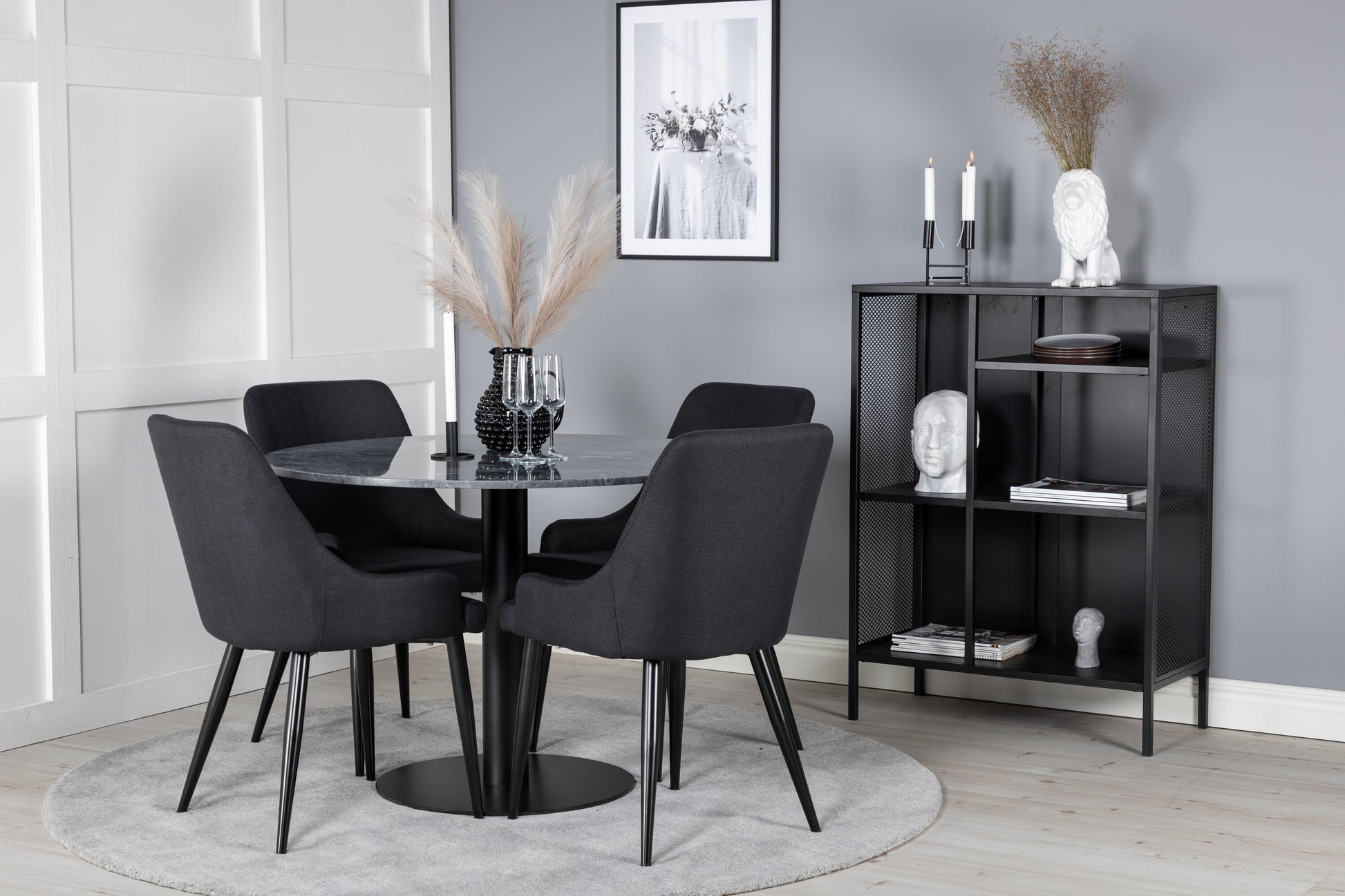 Estelle Matbord med Plaza Stolarna Matgrupp