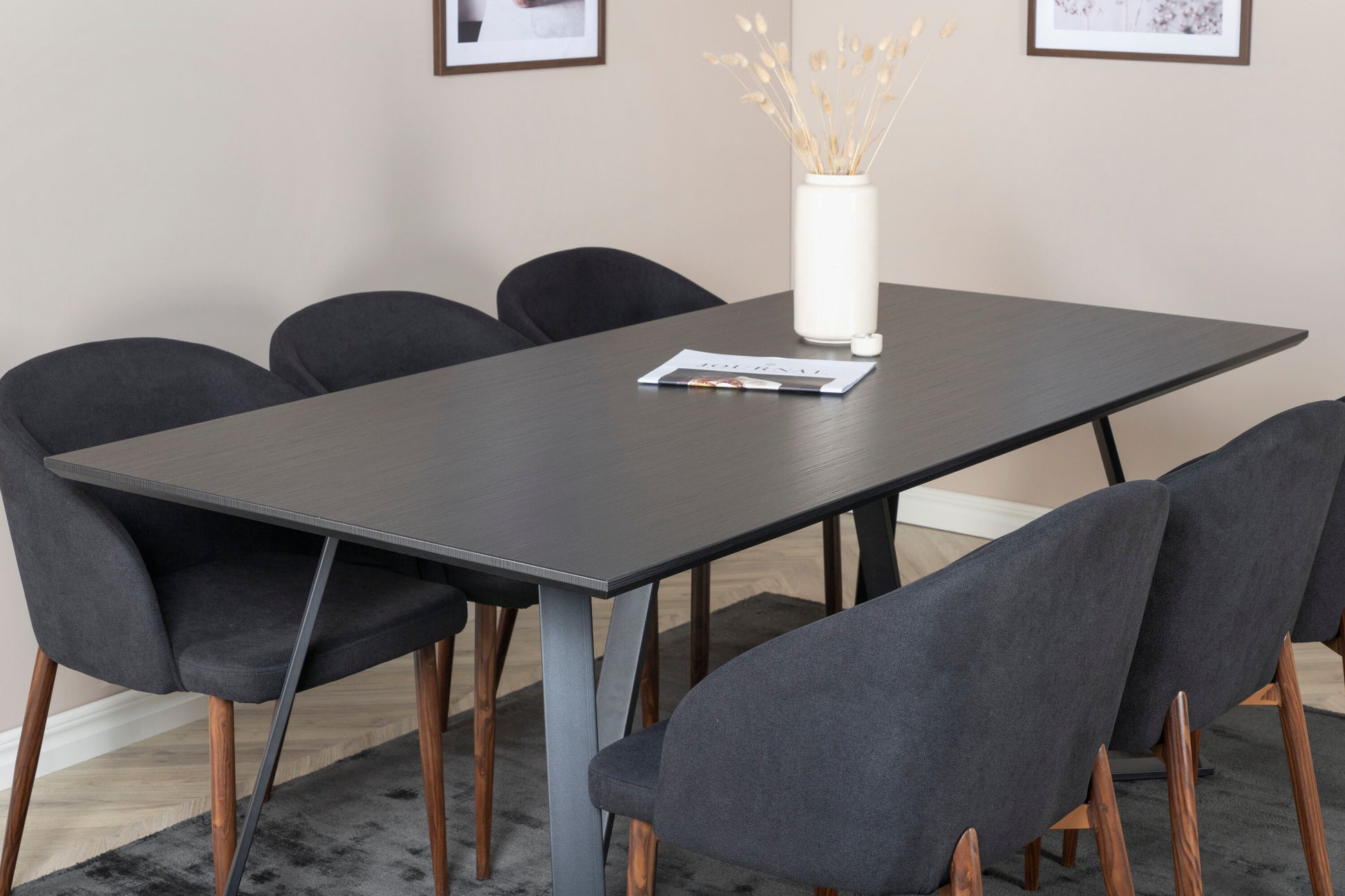 Marina Matbord med Arch Stolarna Matgrupp