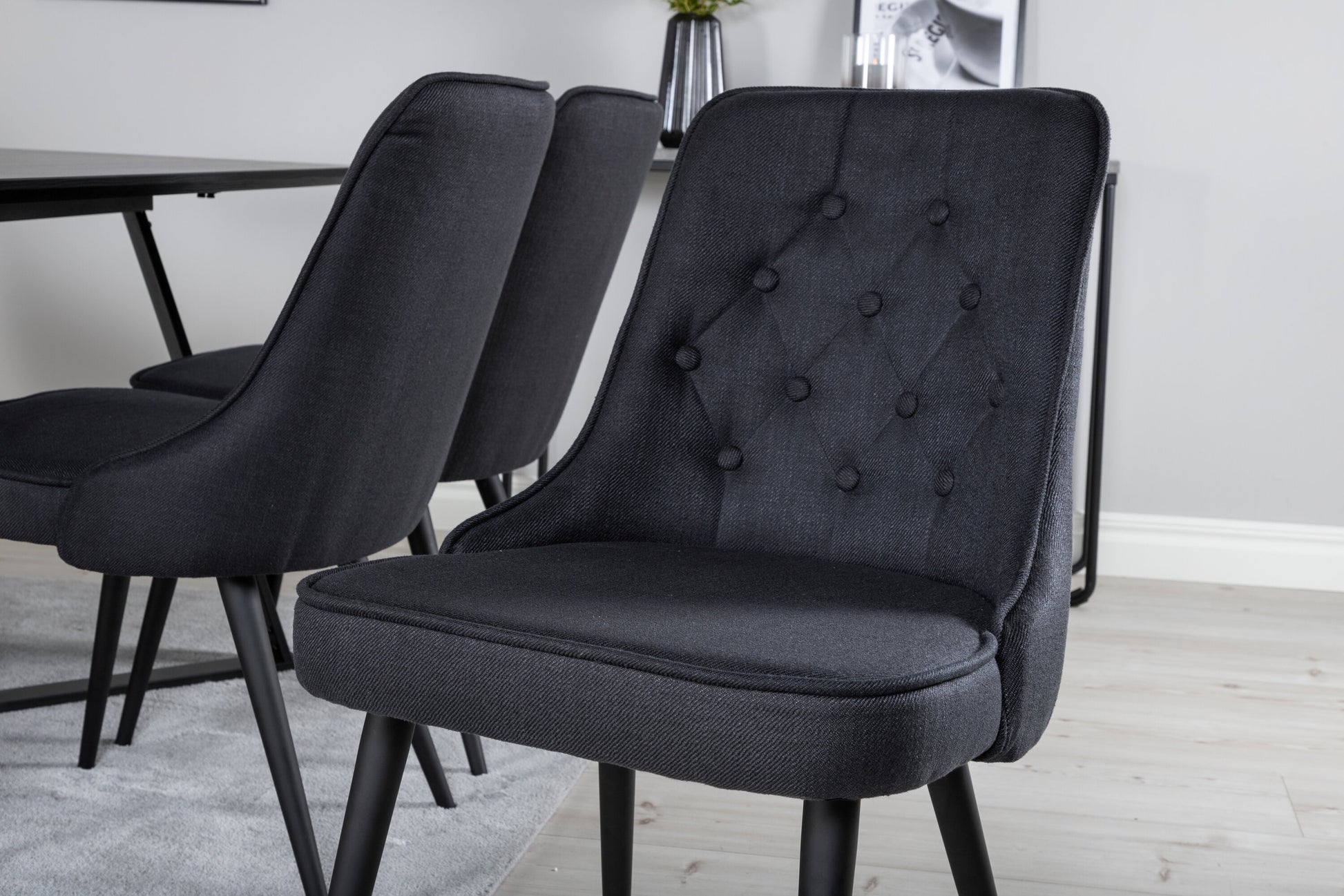 Marina Matbord med Velvet Deluxe Stolarna Matgrupp