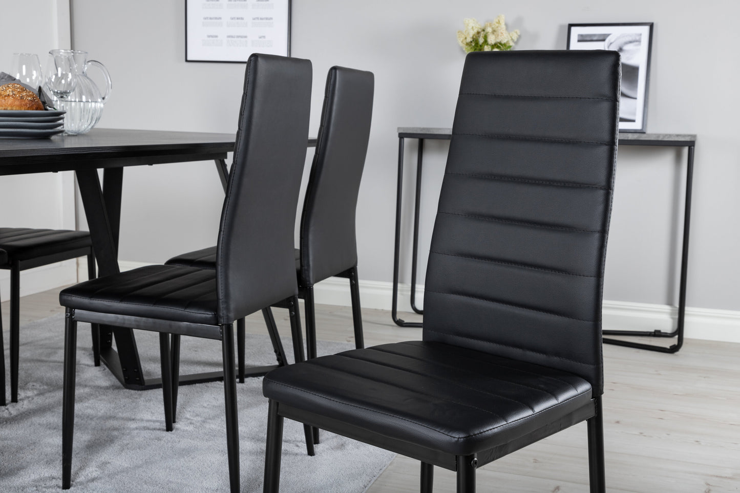 Marina Matbord med Slim Stolarna Matgrupp