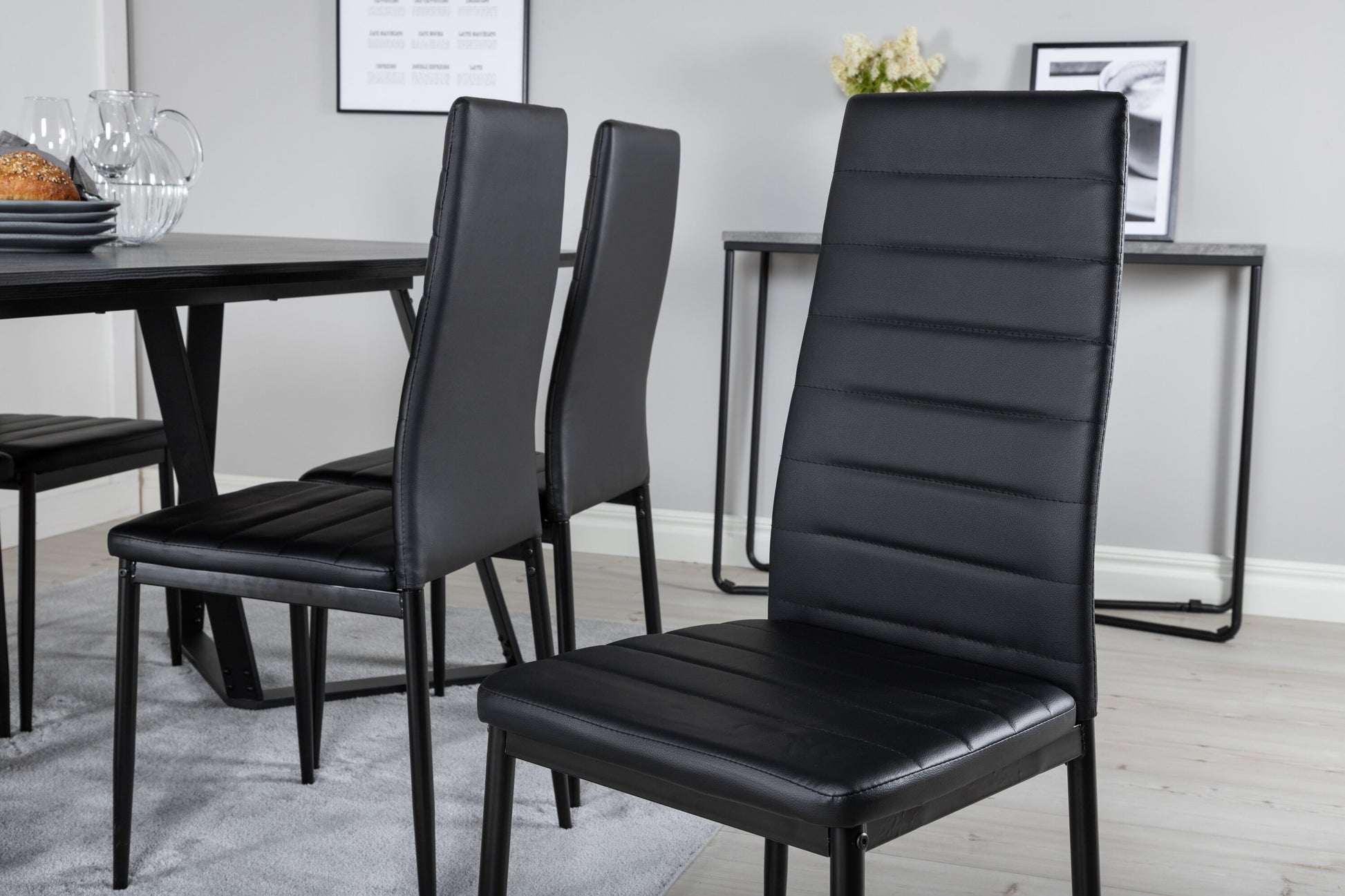 Marina Matbord med Slim Stolarna Matgrupp
