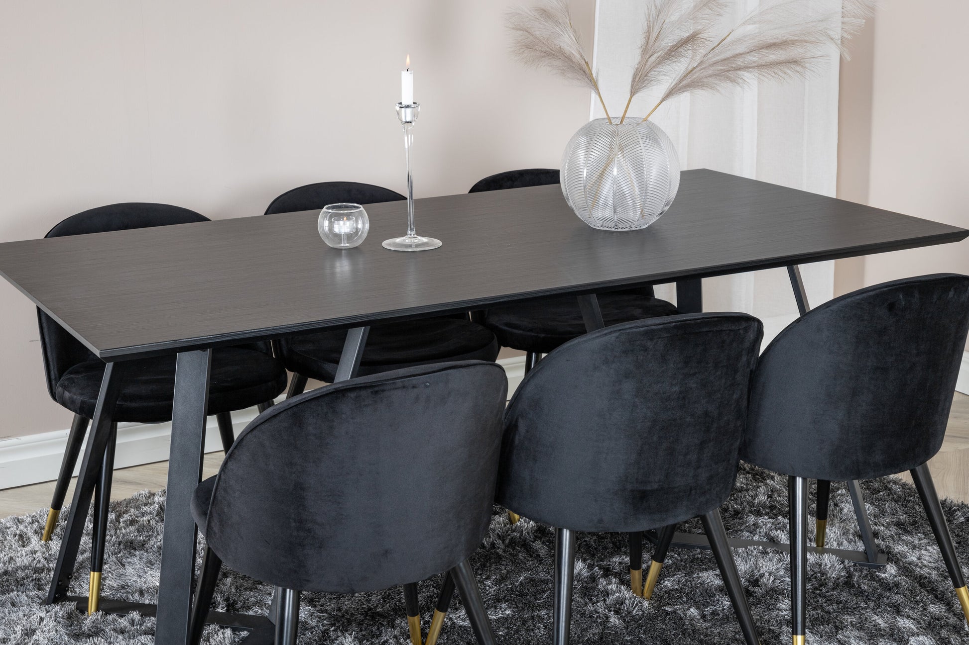 Marina Matbord med Velvet Stolarna Matgrupp