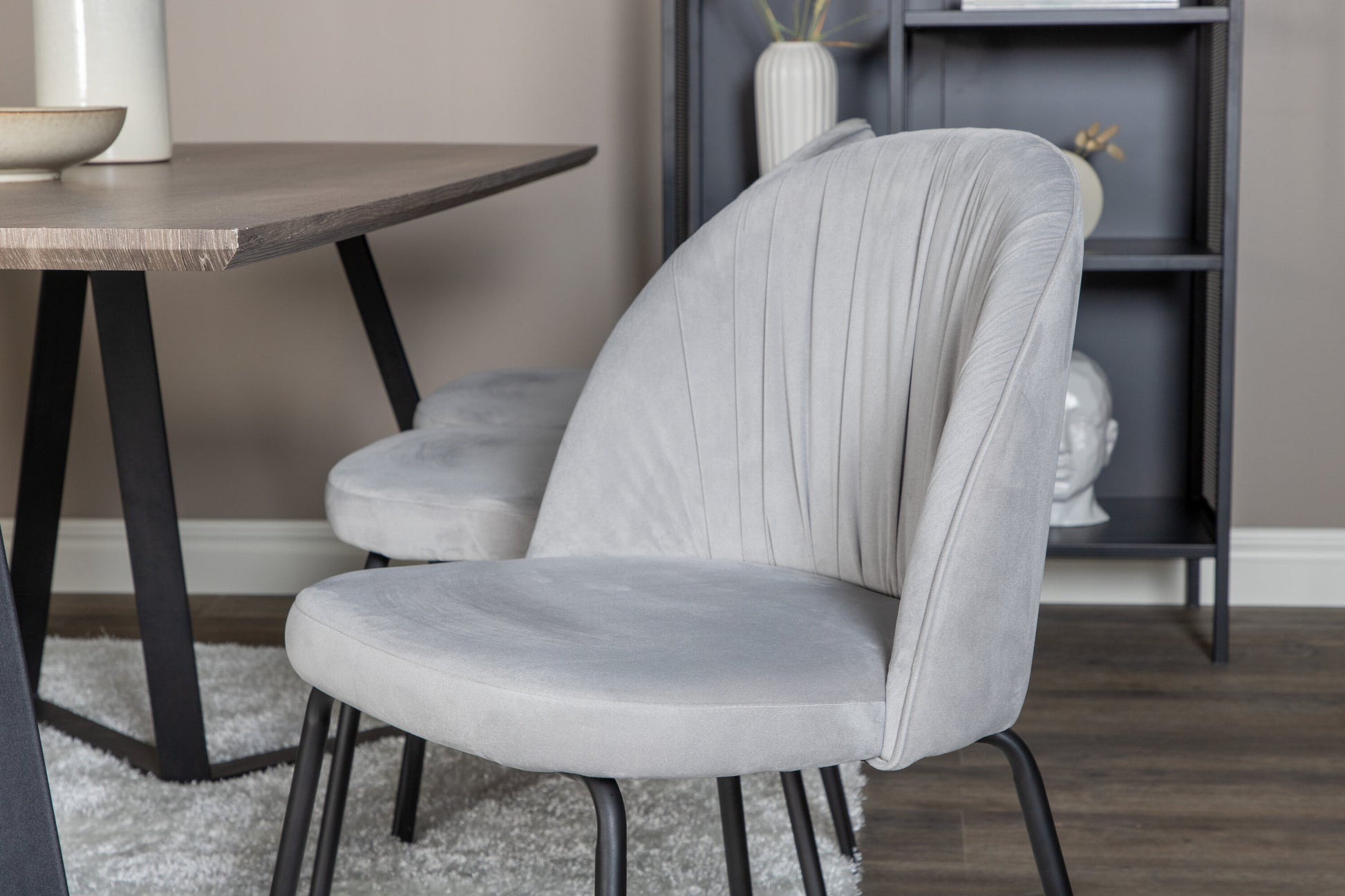 Marina Matbord med Wrinkles Stolarna Matgrupp