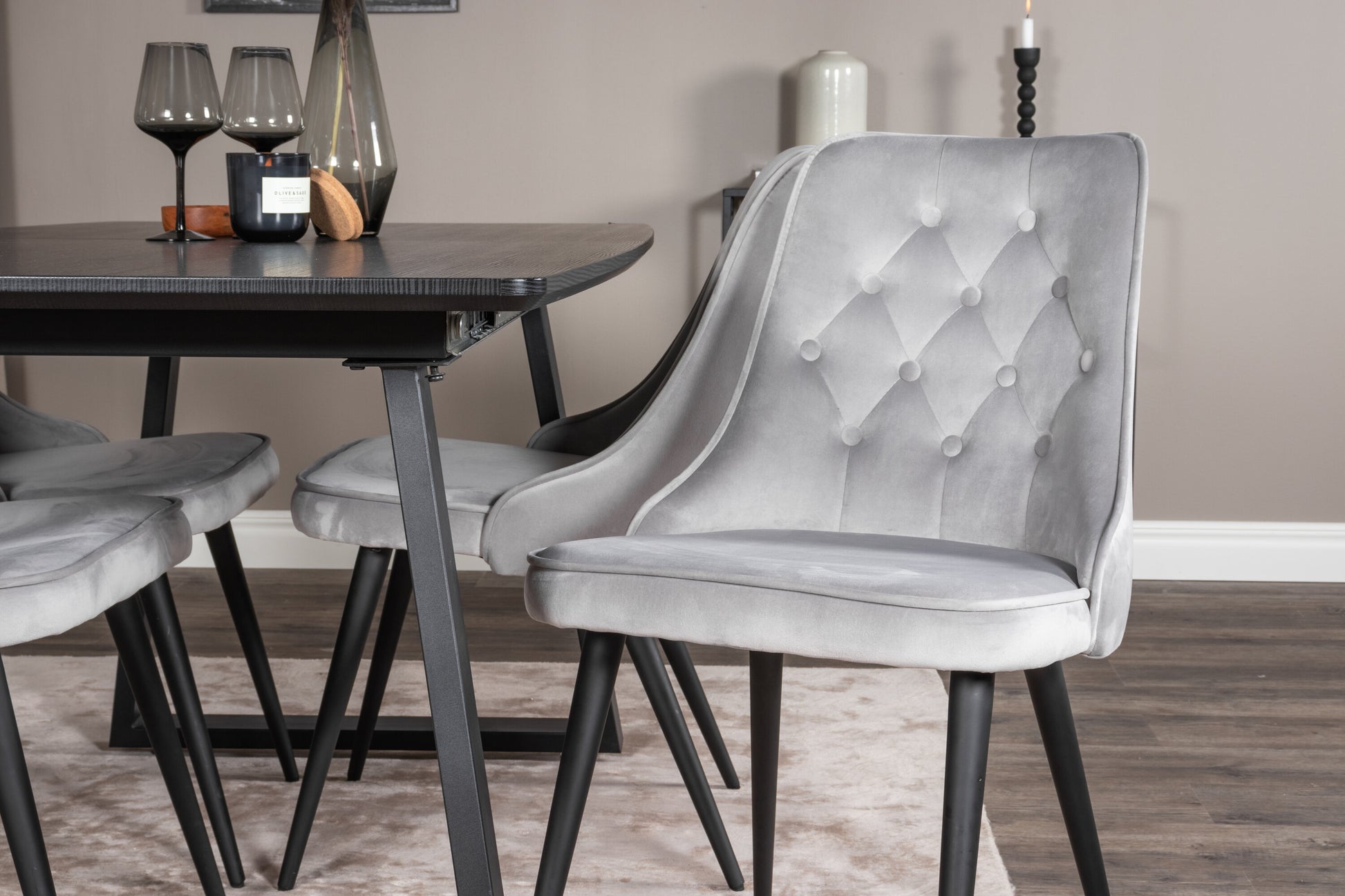 Matgrupp Inca med stolarna Velvet Deluxe