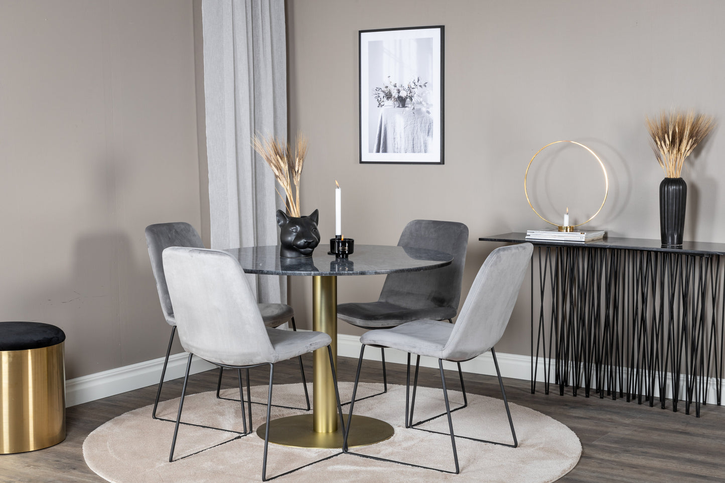 Estelle Matbord med Muce Stolarna – Bord: ⌀106 Stol: 63x84x43