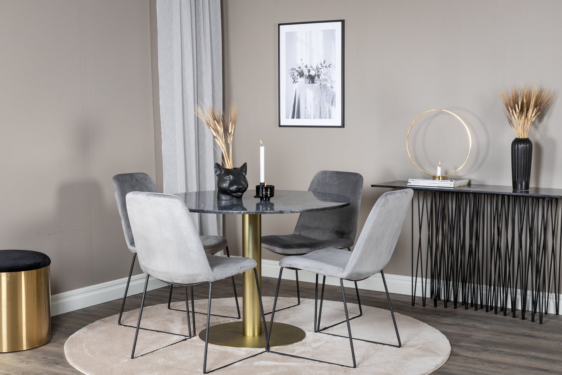 Estelle Matbord med Muce Stolarna – Bord: ⌀106 Stol: 63x84x43