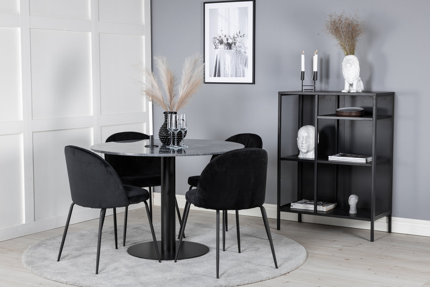 Estelle Matbord med Wrinkles Stolarna – Bord: ⌀106 Stol: 50x79,5x49