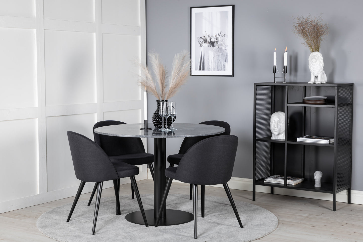 Estelle Matbord med Velvet Stolarna – Bord: ⌀106 Stol: 57x76,5x50