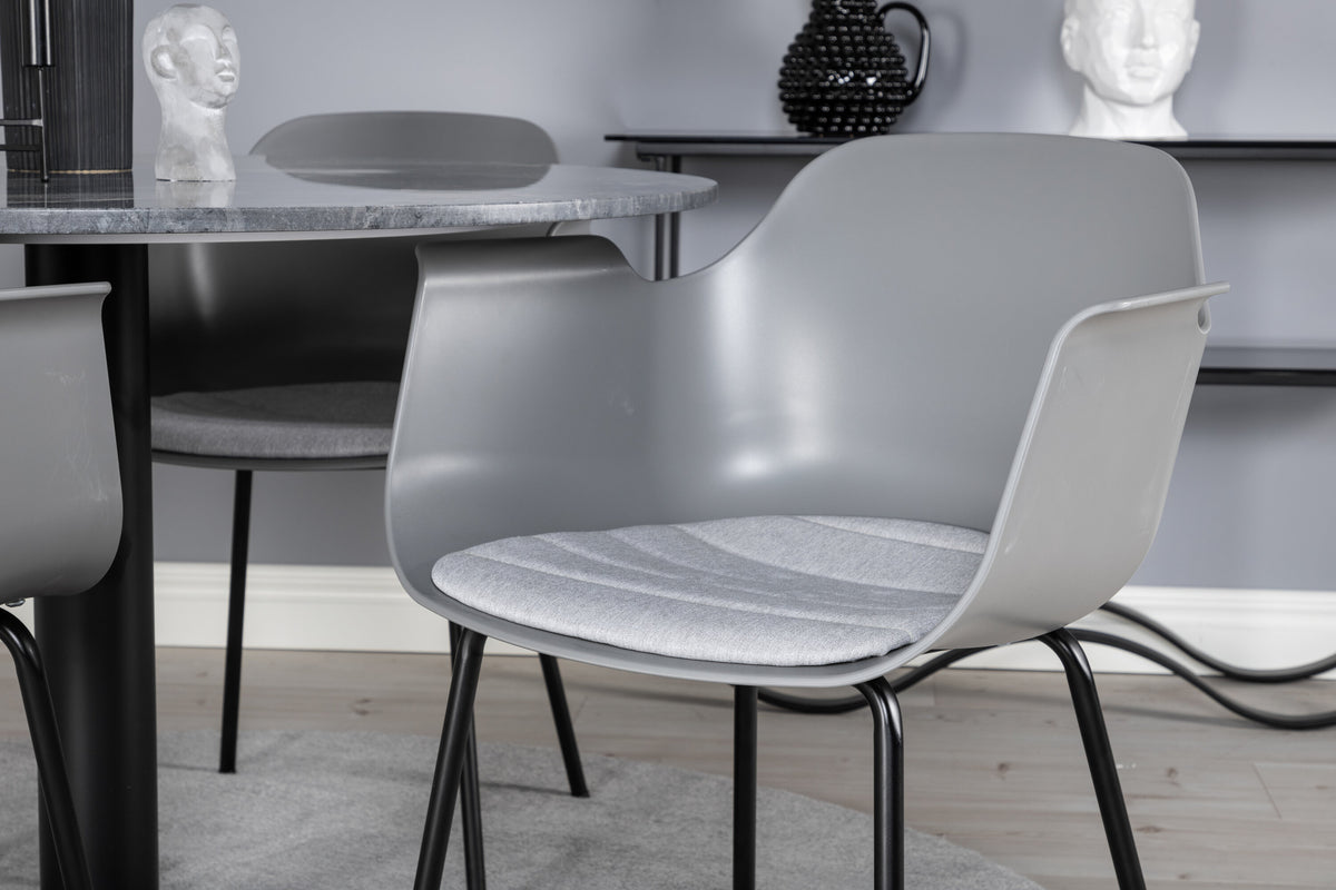 Estelle Matbord med Comfort Stolarna – Bord: ⌀106 Stol: 52x79,5x60,5