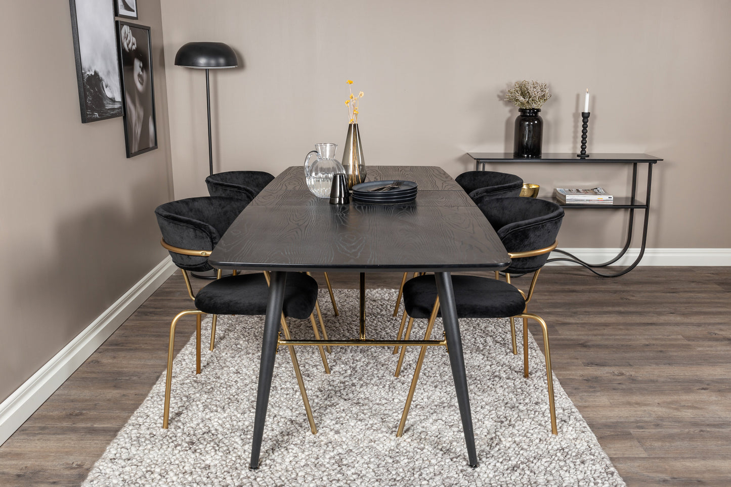 Gold Matbord med Arrow Stolarna Matgrupp