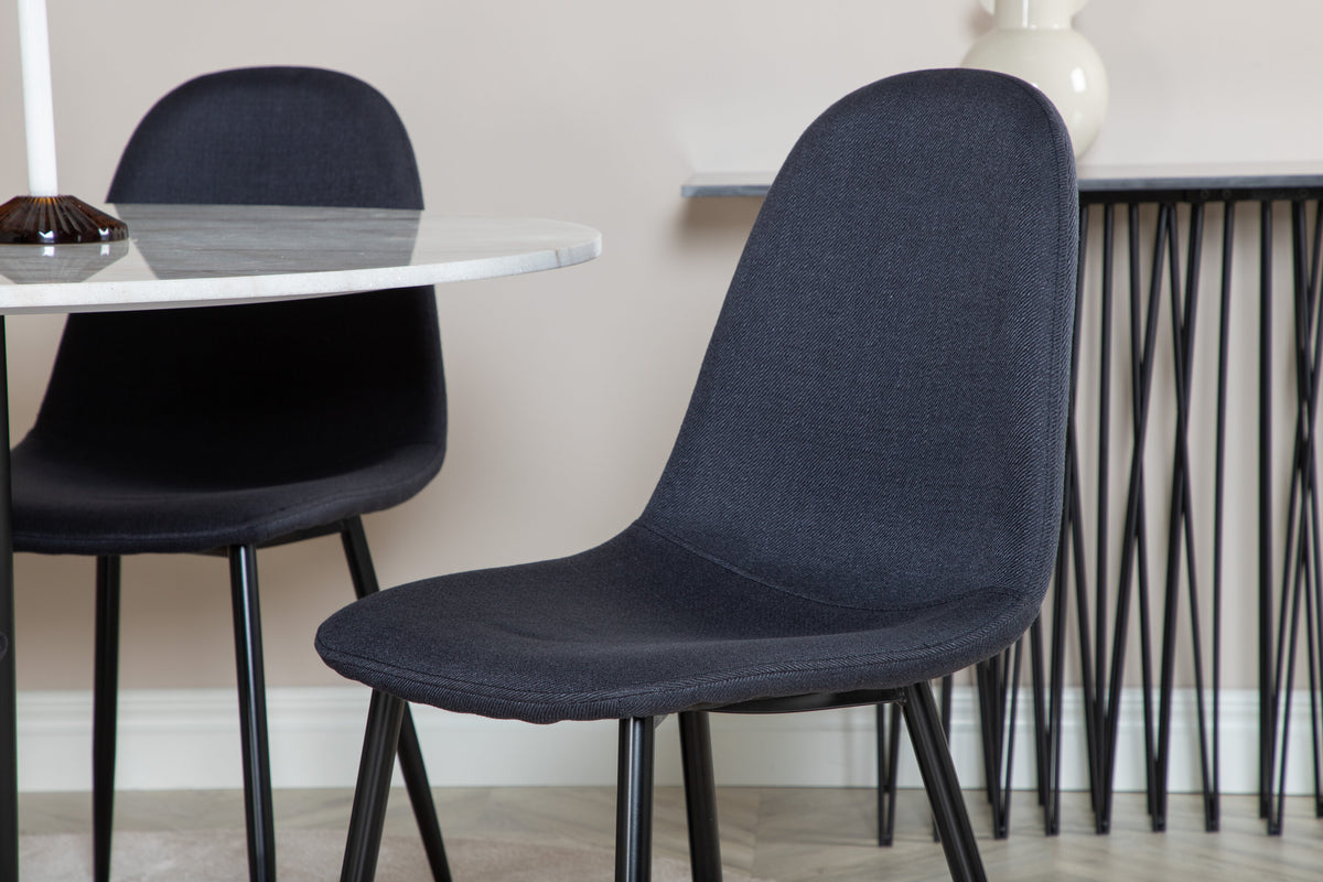 Estelle Matbord med Polar Stolarna – Bord: ⌀106 Stol: 53x87x44