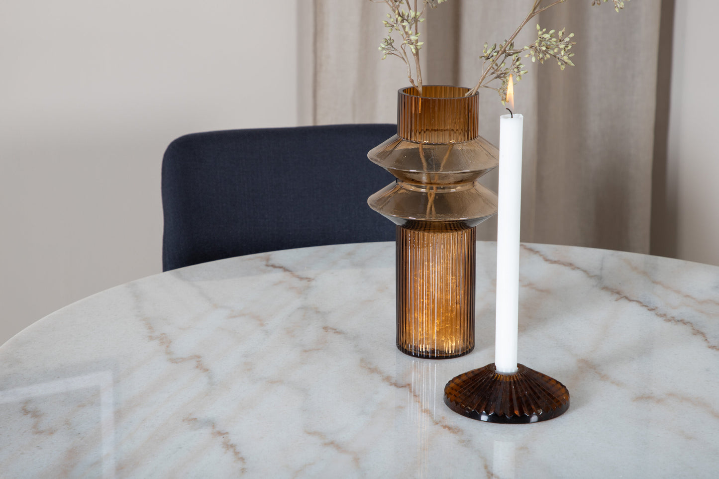 Estelle Matbord med Plaza Stolarna Matgrupp