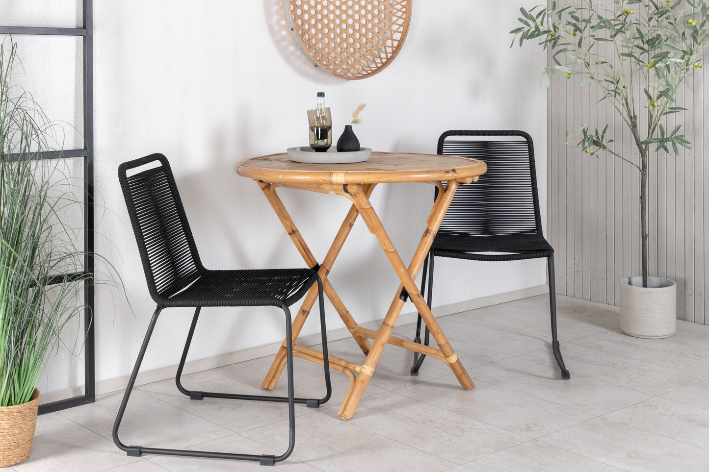Matgrupp Cane med stolarna Lindos